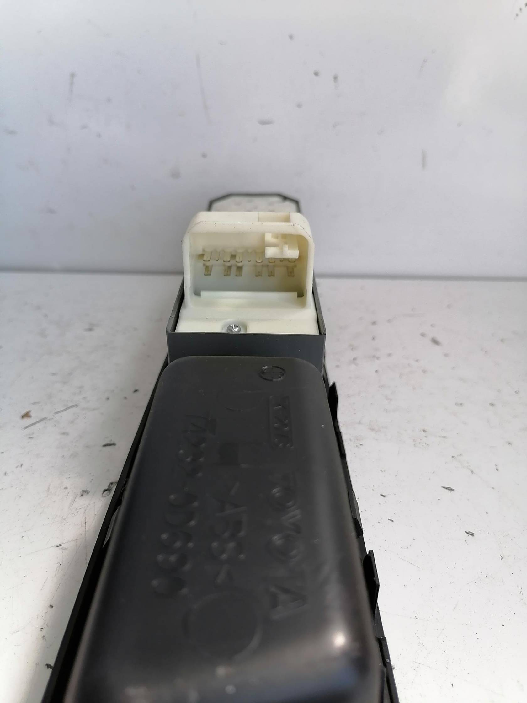 Interruttore alzacristalli porta ant. sx.